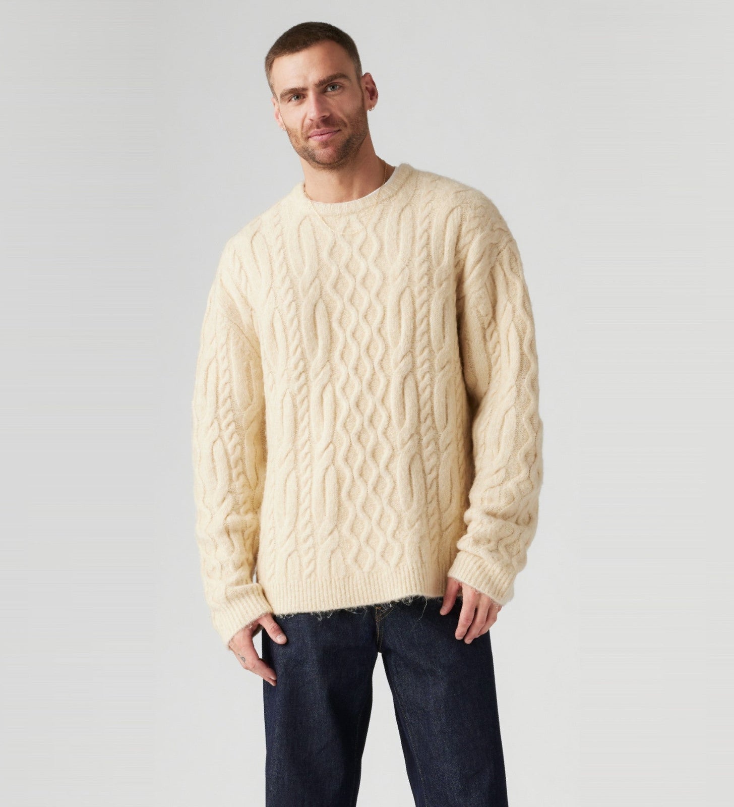 levi’s® men’s battery crewneck sweater A07080022XS- Egret – Levi's Hong Kong