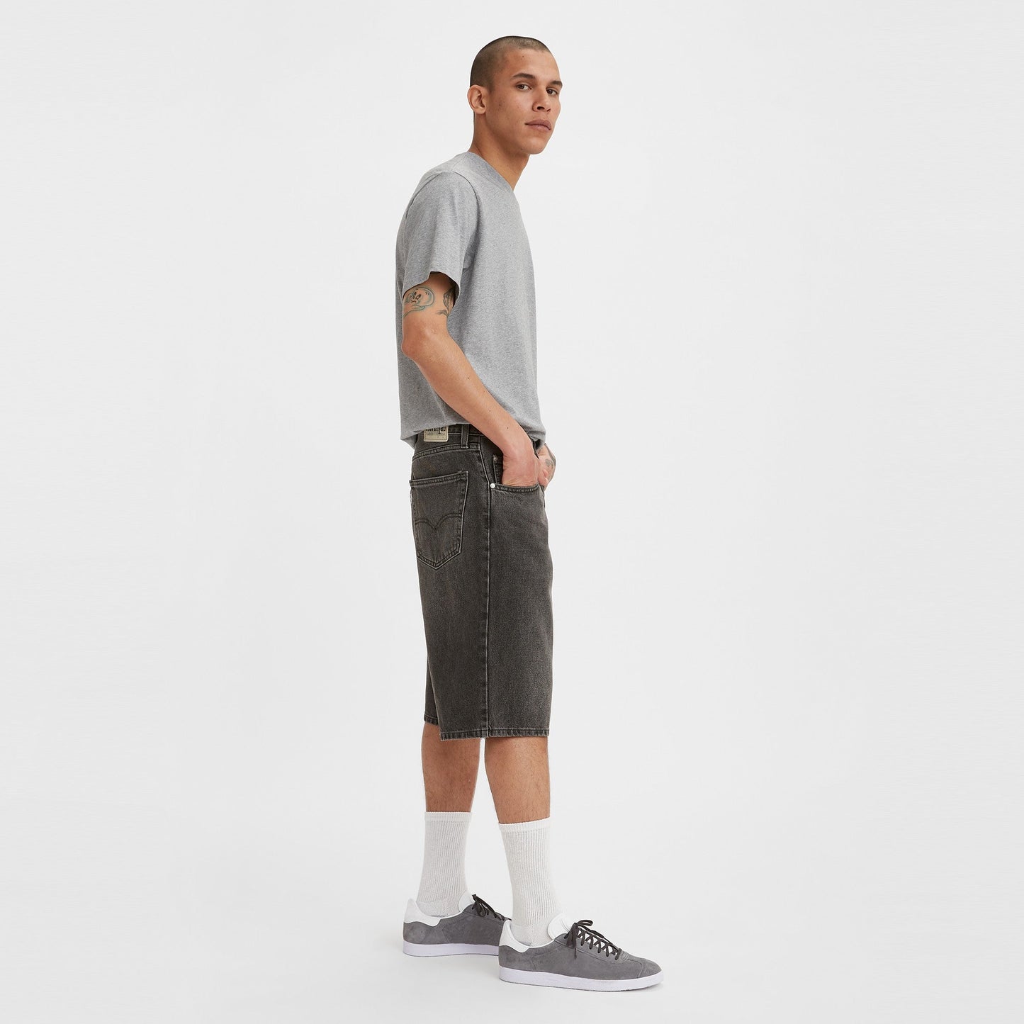 Levi's® Men's SilverTab™ 寬鬆牛仔短褲