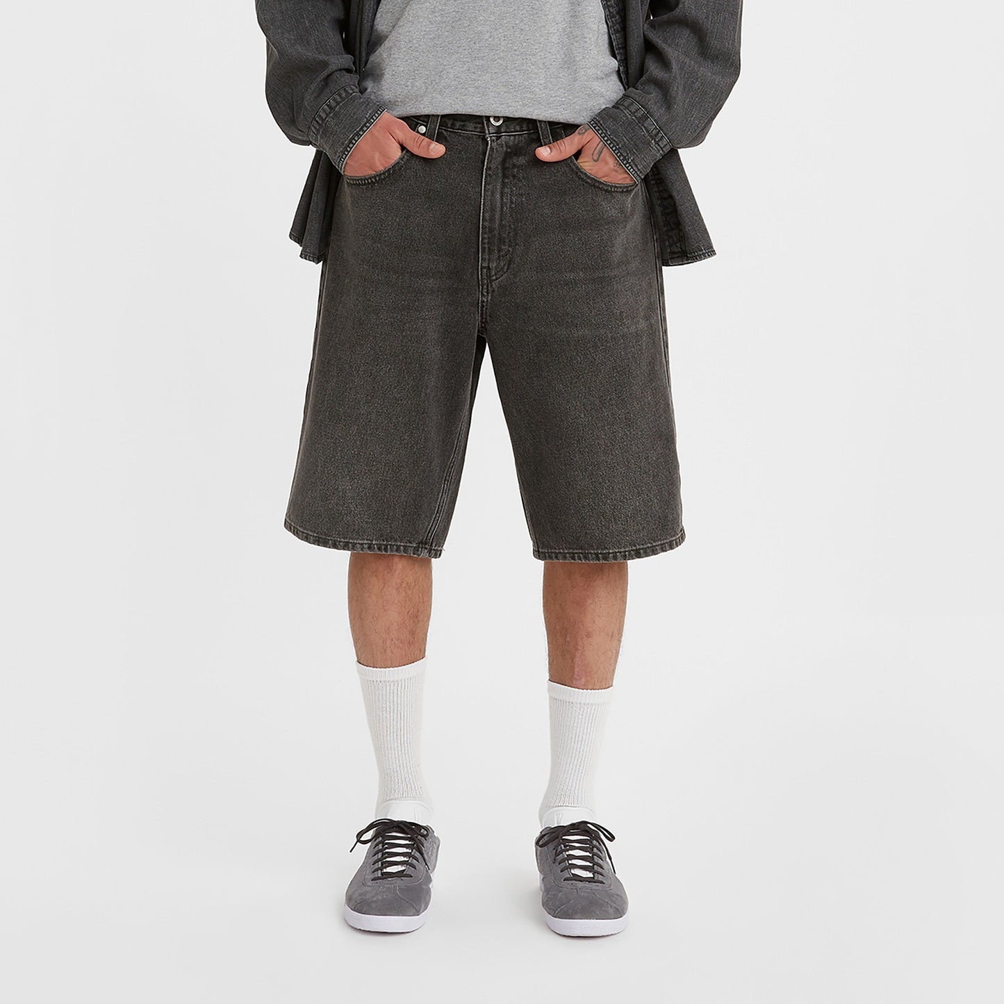Levi's® Men's SilverTab™ 寬鬆牛仔短褲