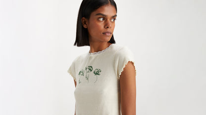 Levi's® Women's Graphic Dry Goods Short Sleeve T-Shirt
