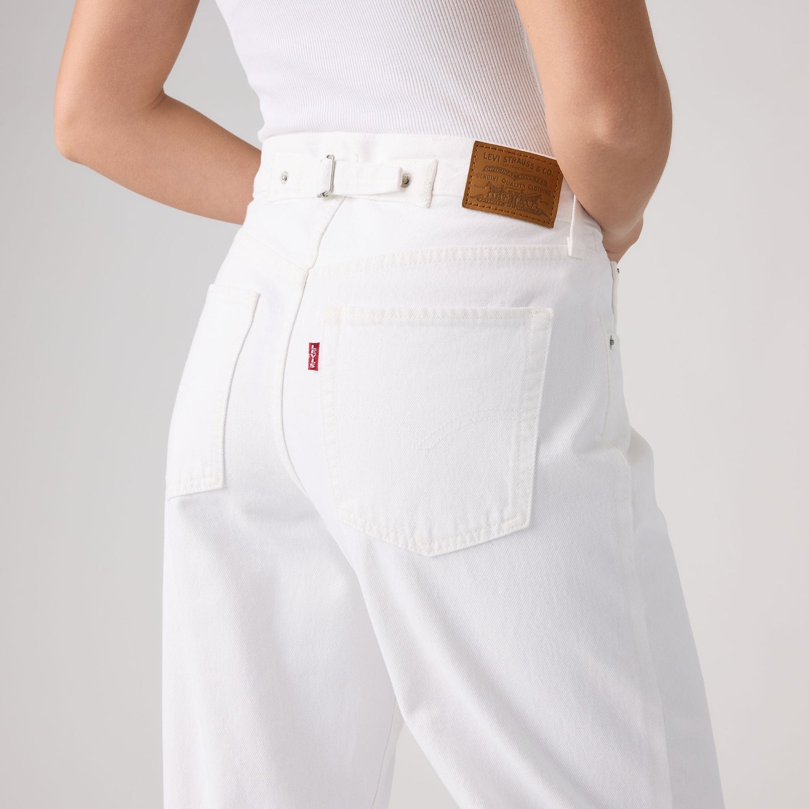 levi's® women's loose taper jeans 0083N00032429 White – Levi's Hong Kong