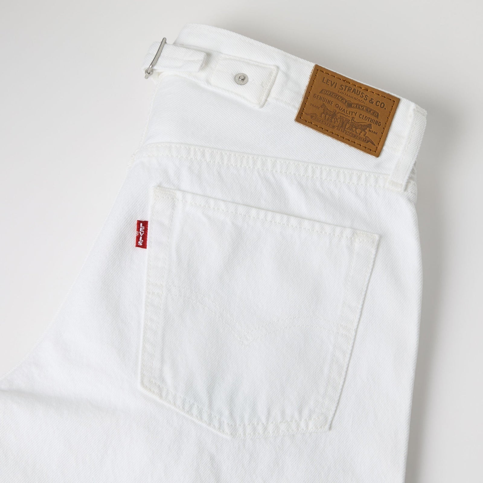 levi's® women's loose taper jeans 0083N00032429 White – Levi's Hong Kong