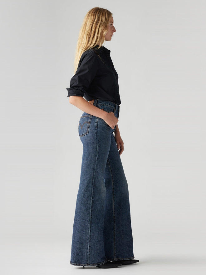 levi's® 高腰喇叭牛仔褲 | 女裝 A750300192330 Romantic Story  – Levi's 香港